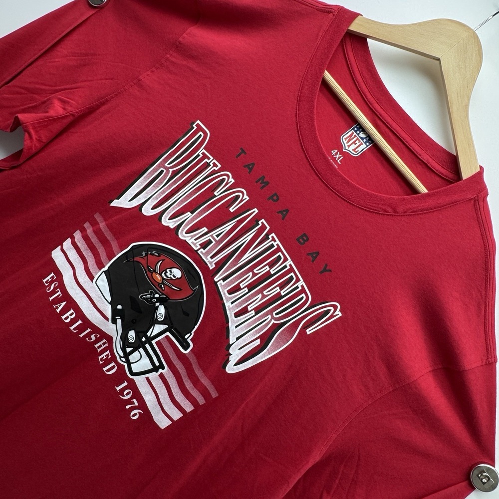 NFL Tampa Bay Buccaneers Men's 4XL Red Long Sleeve Graphic T-Shirt G-III Sports